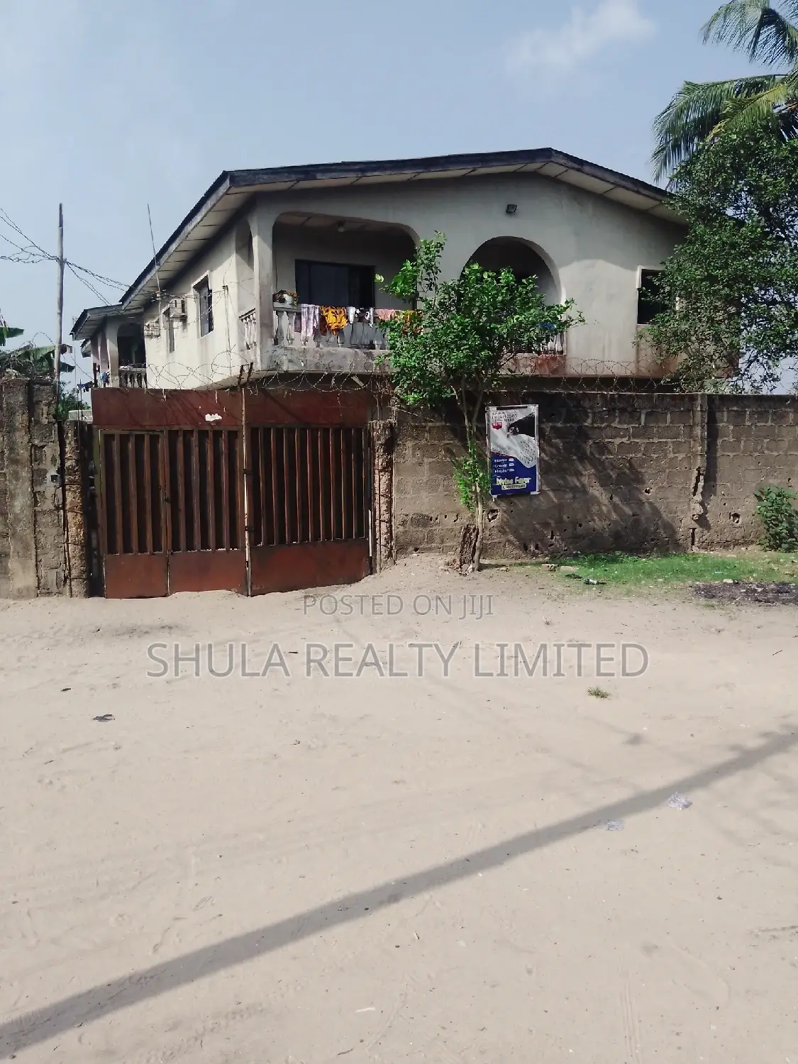Furnished 15bdrm House in Okokomaiko for sale in Okokomaiko