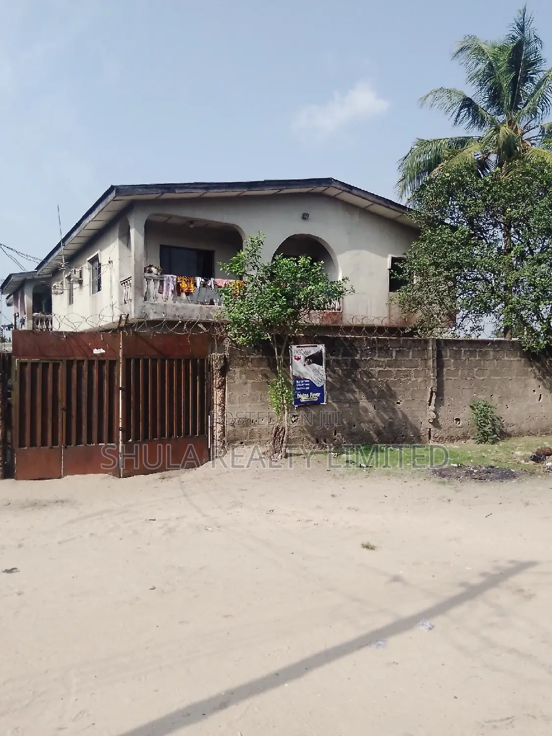 Furnished 15bdrm House in Okokomaiko for sale in Okokomaiko