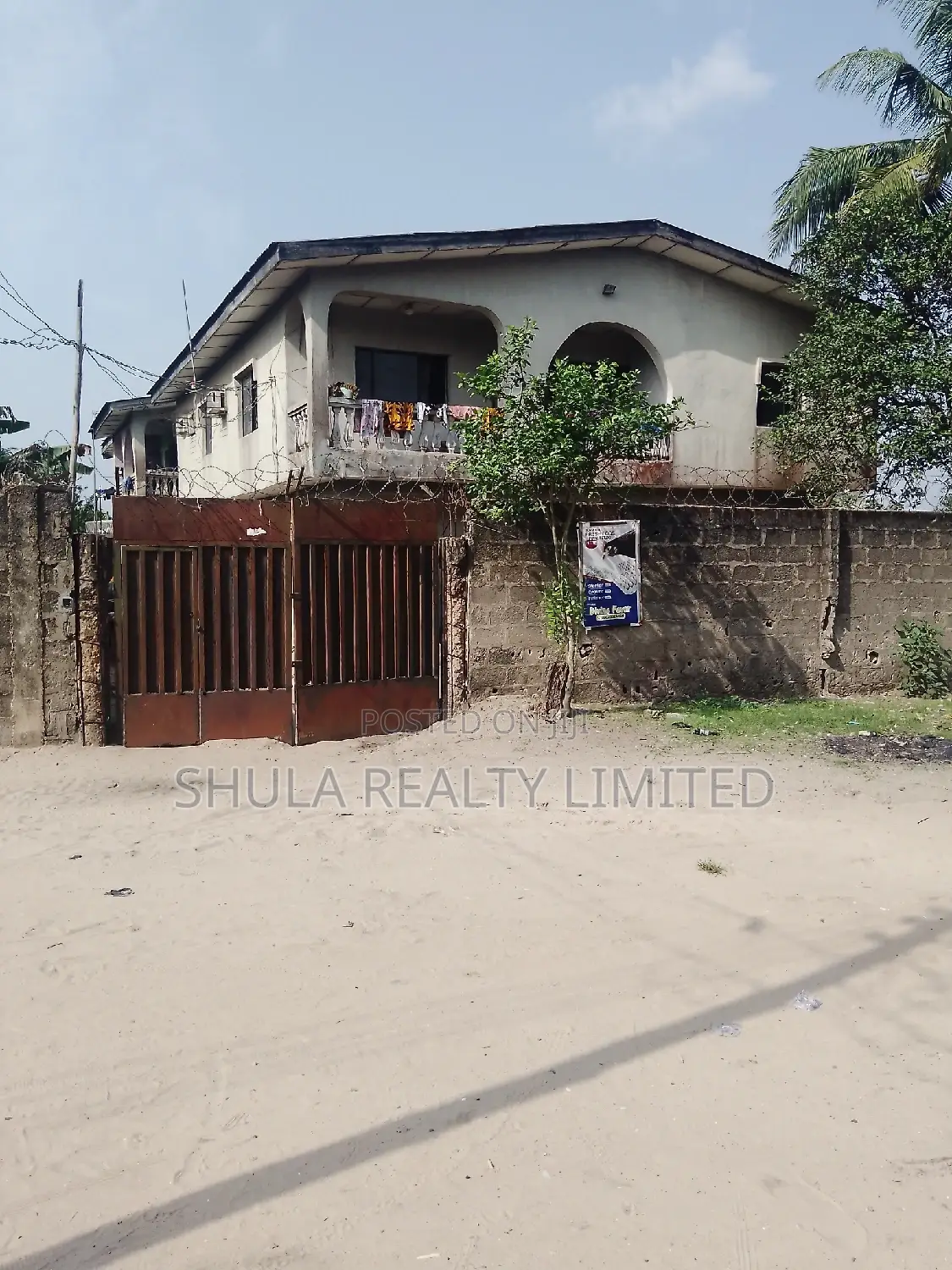 Furnished 15bdrm House in Okokomaiko for sale in Okokomaiko
