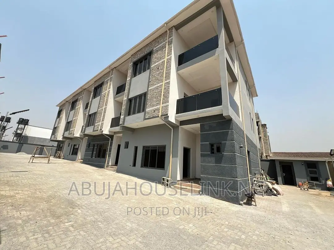 4bdrm Duplex in Wuye Abuja for sale in Wuye