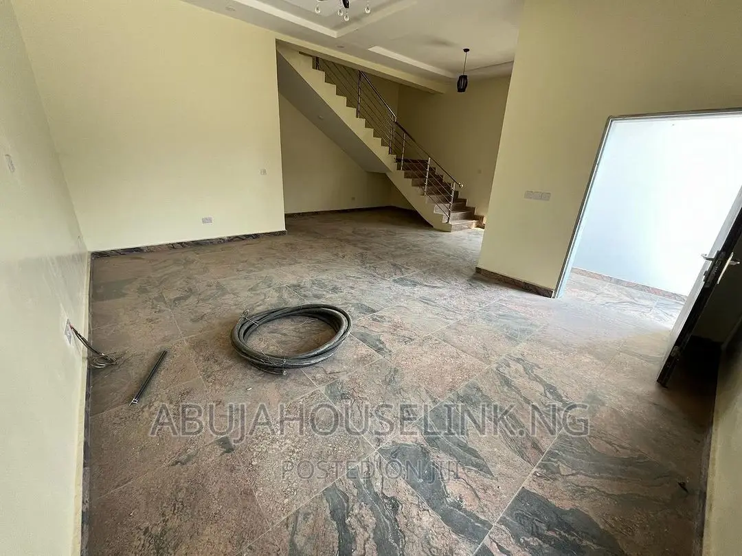 4bdrm Duplex in Wuye Abuja for sale in Wuye