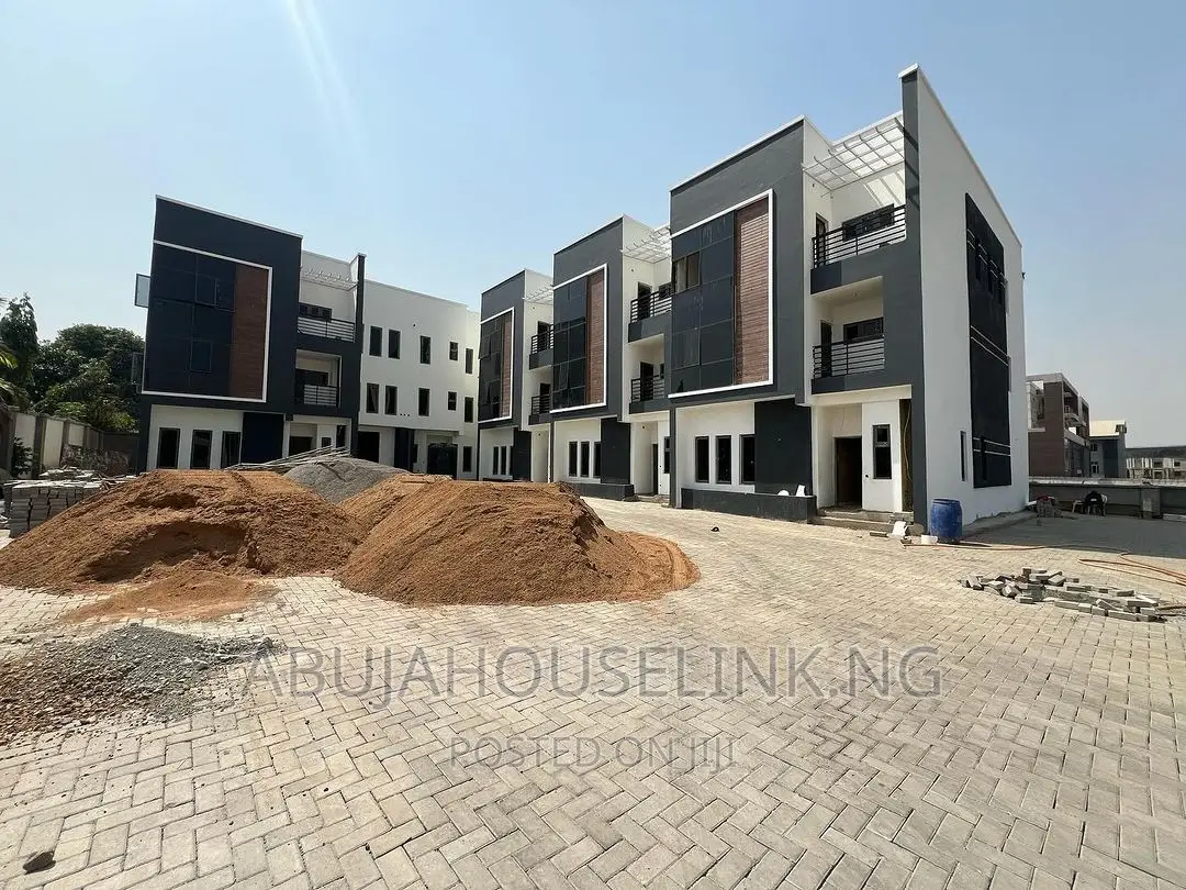 4bdrm Duplex in Wuye Abuja for sale in Wuye
