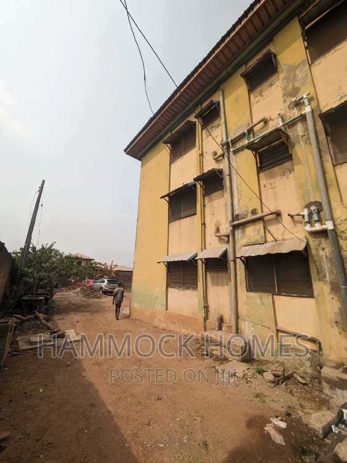 20bdrm Block of Flats in Farayola Street, Agbowo for sale in Agbowo