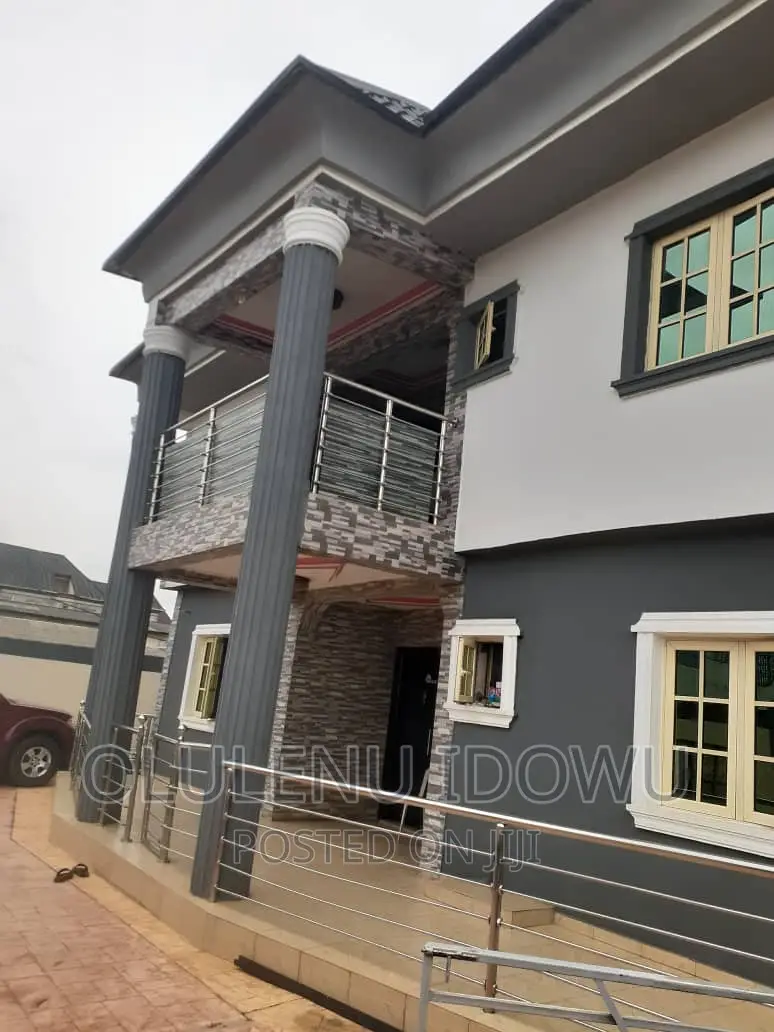 Furnished 5bdrm Duplex in Fagbele Estate, Alimosho for sale in Alimosho