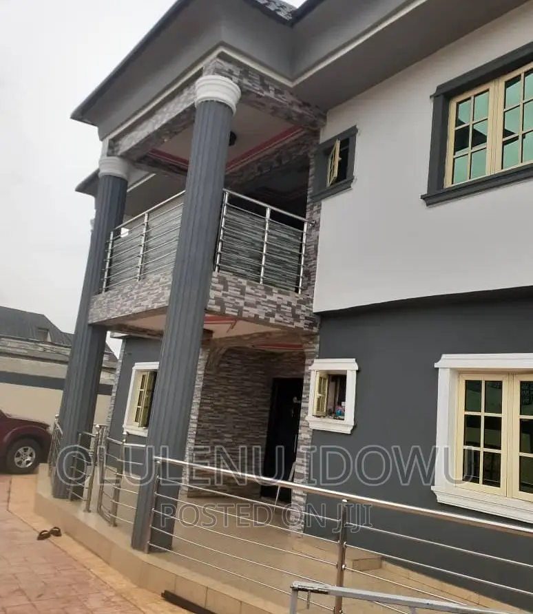 Furnished 5bdrm Duplex in Fagbele Estate, Alimosho for sale in Alimosho