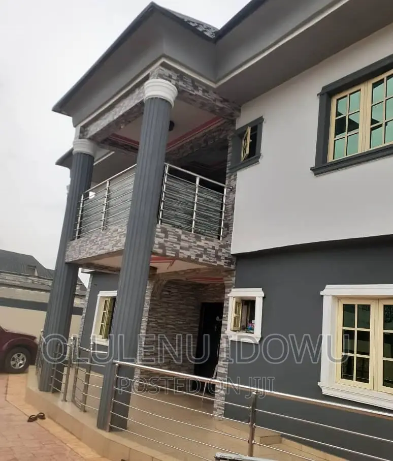 Furnished 5bdrm Duplex in Fagbele Estate, Alimosho for sale in Alimosho
