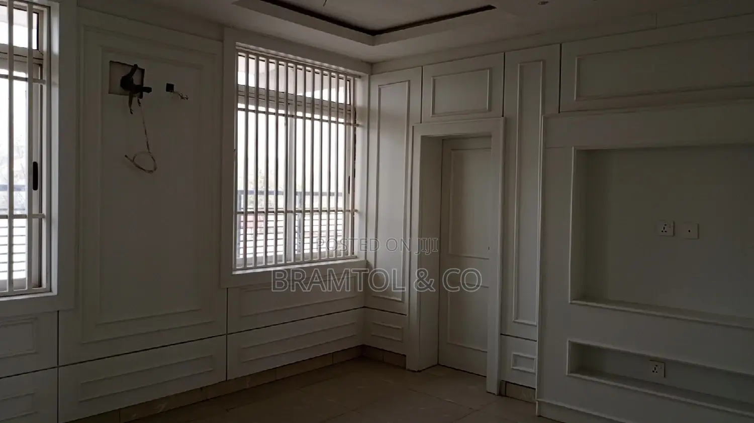 Corporate Office/Shop in a Beautiful Plaza Near Banex in Wuse 2