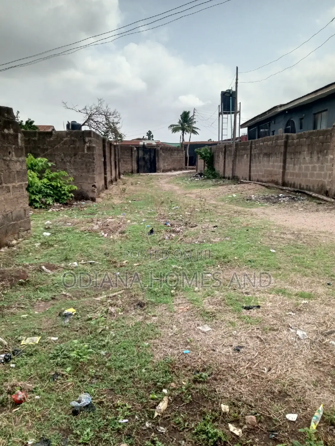 8bdrm Duplex in New Airport Road, for sale in Alakia