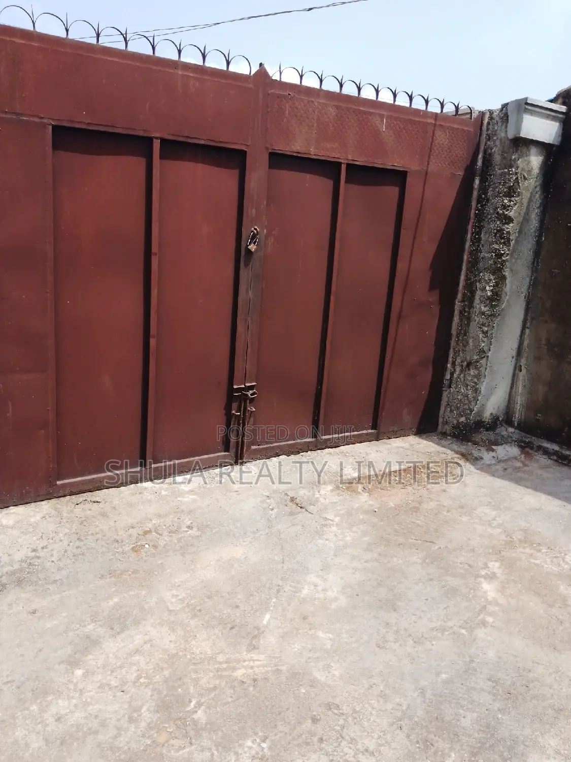 Furnished 10bdrm House in Agbara-Igbesan for sale in Agbara-Igbesan