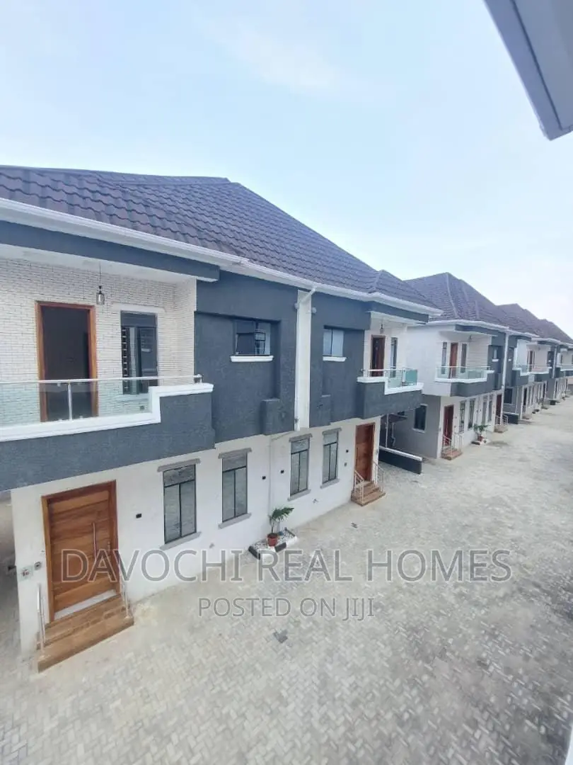 4bdrm Duplex in Ikota Villa Estate, Lekki for rent in Lekki