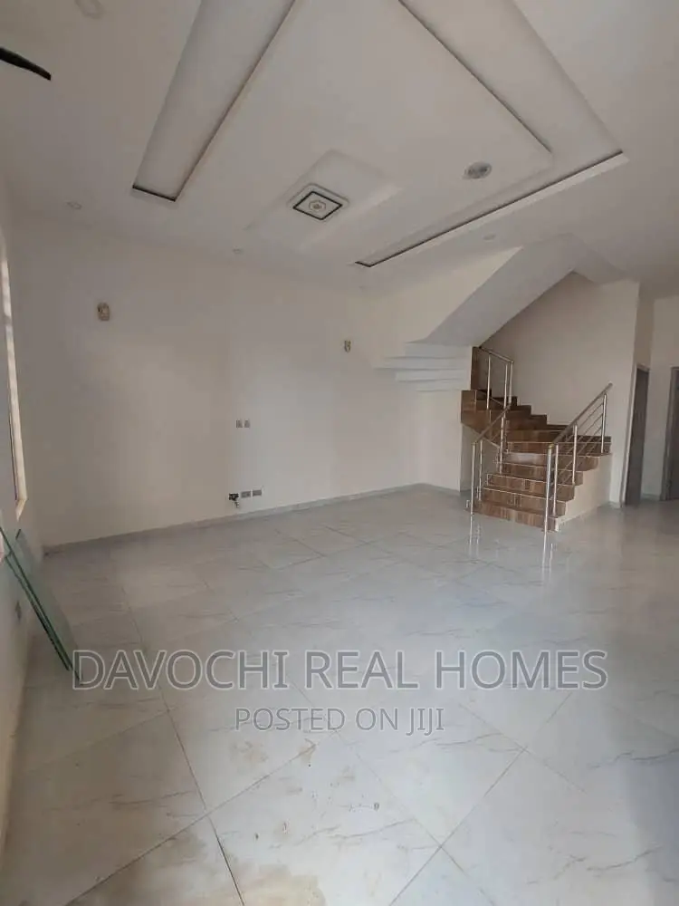 4bdrm Duplex in Ikota Villa Estate, Lekki for rent in Lekki