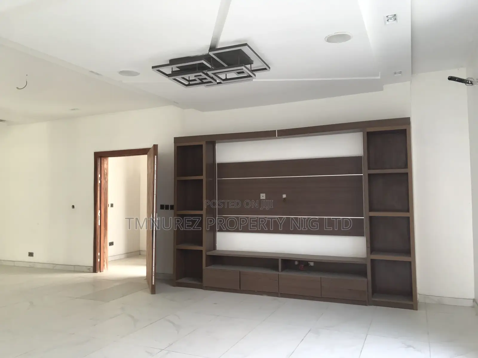 Furnished 5bdrm Duplex in Osapa london for sale in Osapa london
