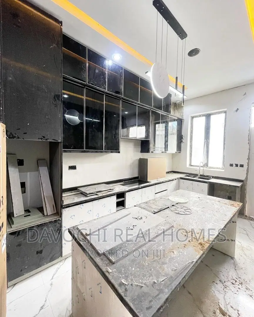 5bdrm Duplex in Lekky Country, Lekki for sale in Lekki