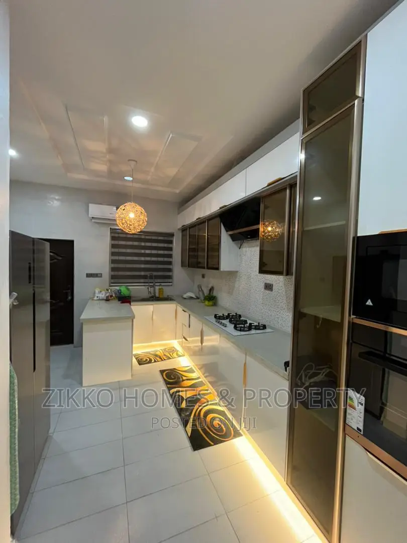 4bedroom Duplux for Short-Let at Lekki in Lekki