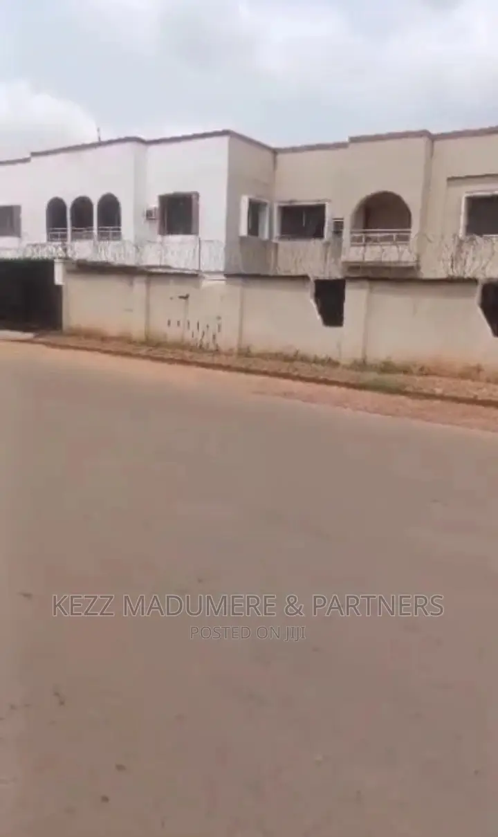 10bdrm Duplex in Independence Layout, for sale in Enugu
