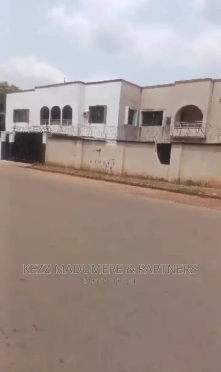10bdrm Duplex in Independence Layout, for sale in Enugu