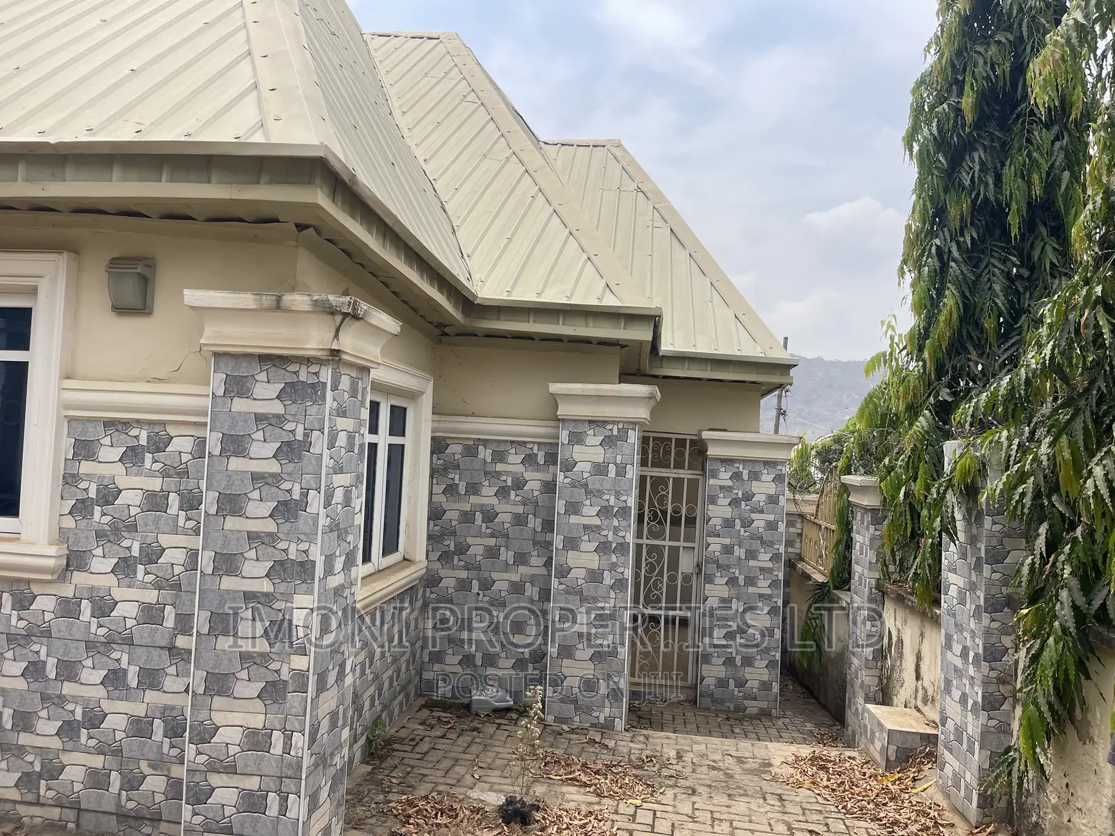 3bdrm Bungalow in Dutse Obasajo Road for rent in Dutse-Alhaji