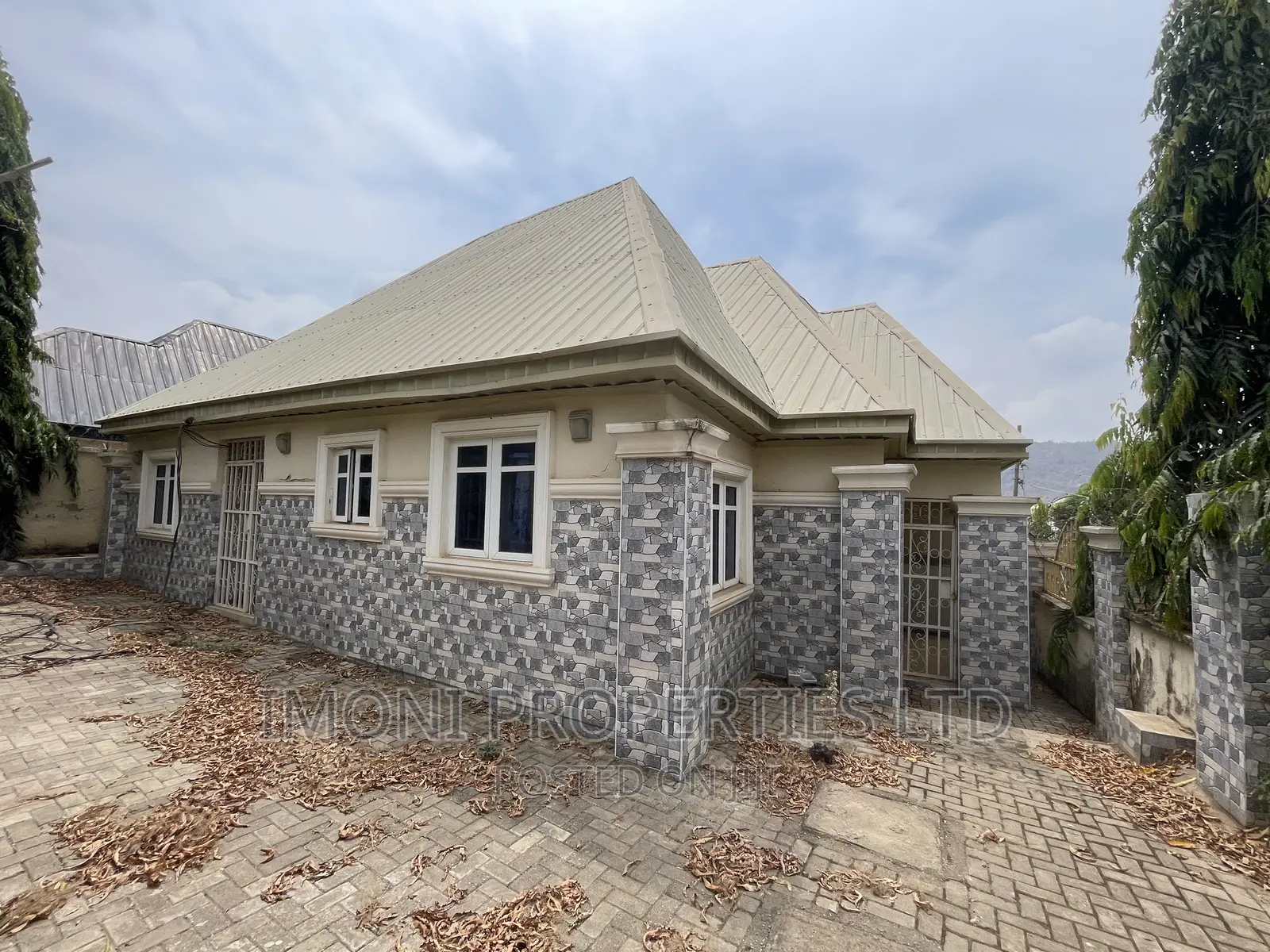3bdrm Bungalow in Dutse Obasajo Road for rent in Dutse-Alhaji