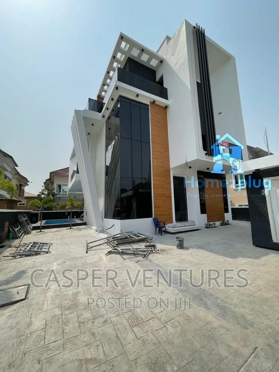 6bdrm Duplex in Chevron for sale in Chevron