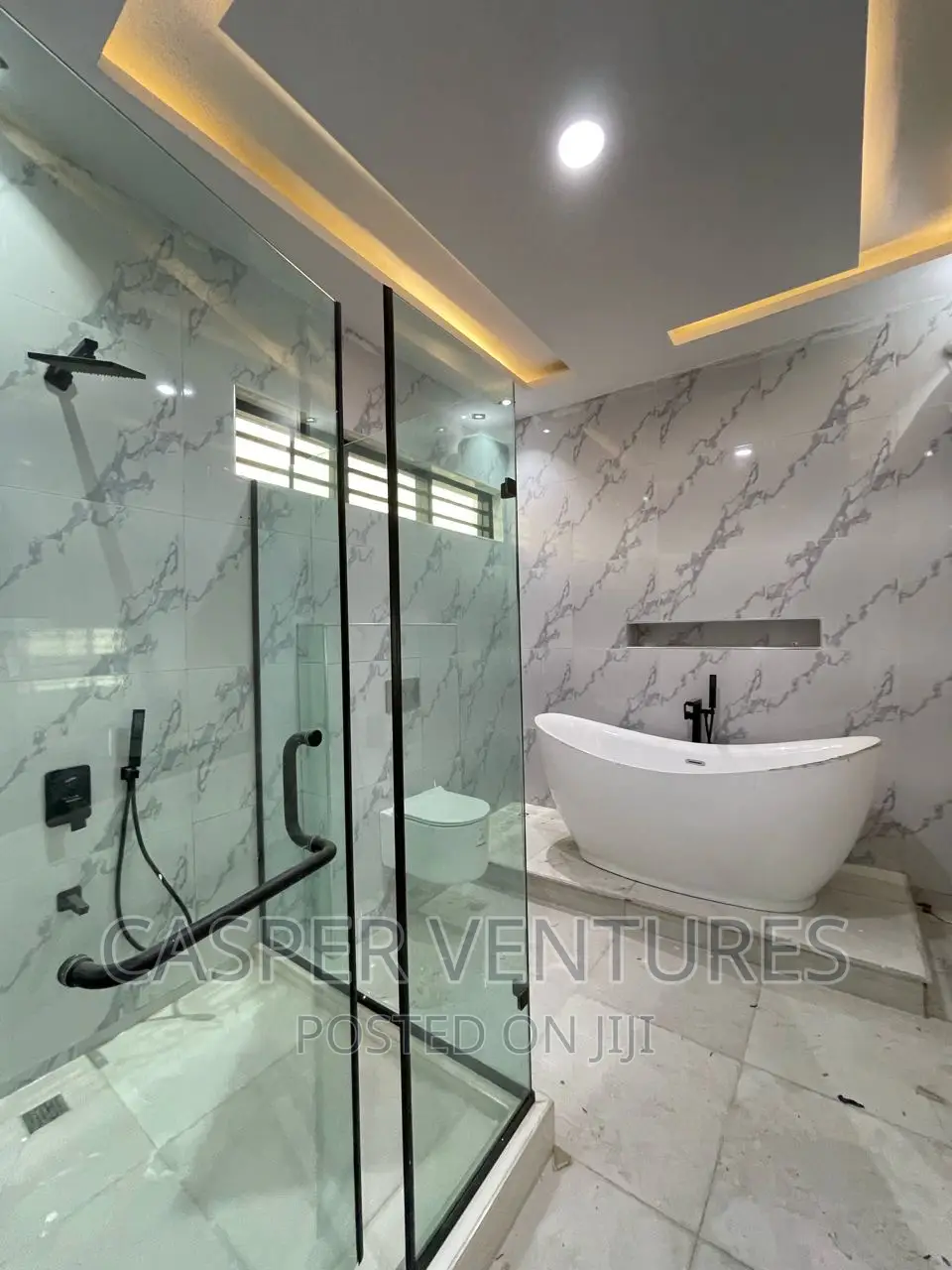 6bdrm Duplex in Chevron for sale in Chevron