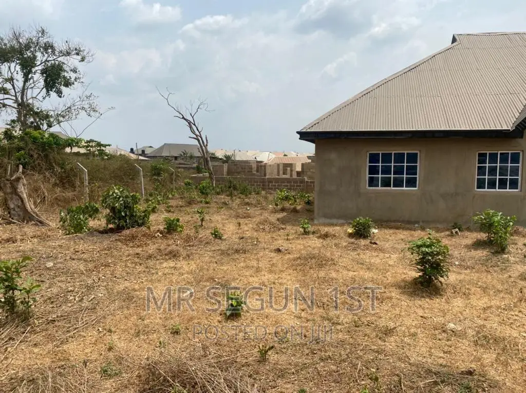 Distress Sales of Plot of Land in Akala Express