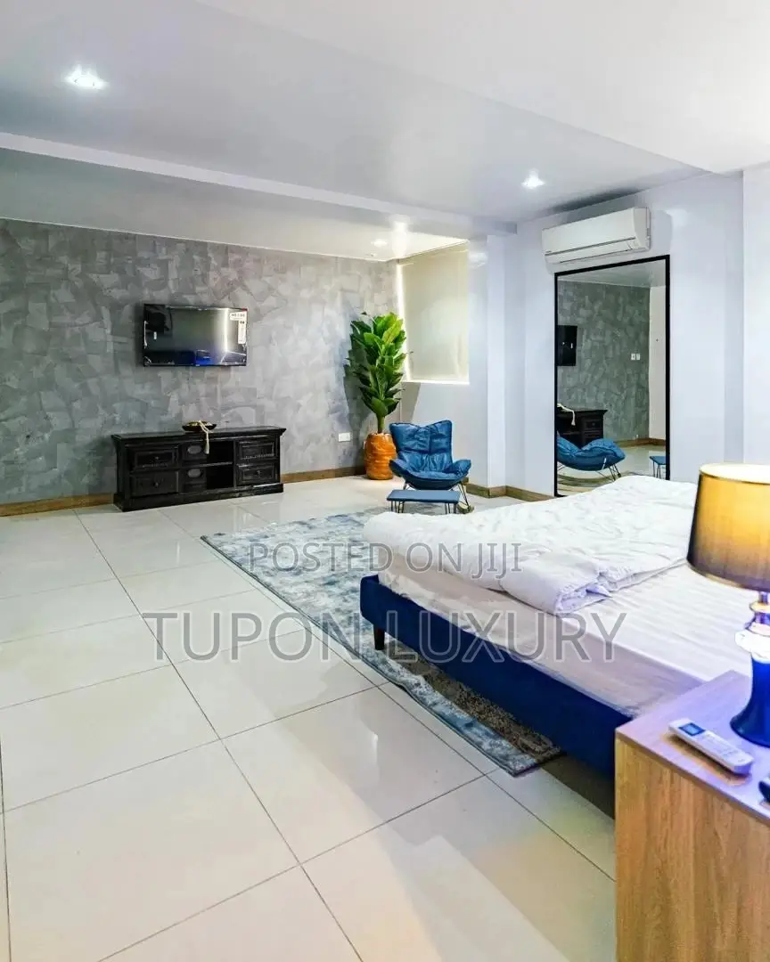 Luxury 3 Bedroom Loft in Lekki Phase 1 in Lekki Phase 1