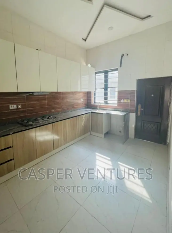 1bdrm Shared Apartment in Maple Signatures, Chevron for rent in Chevron