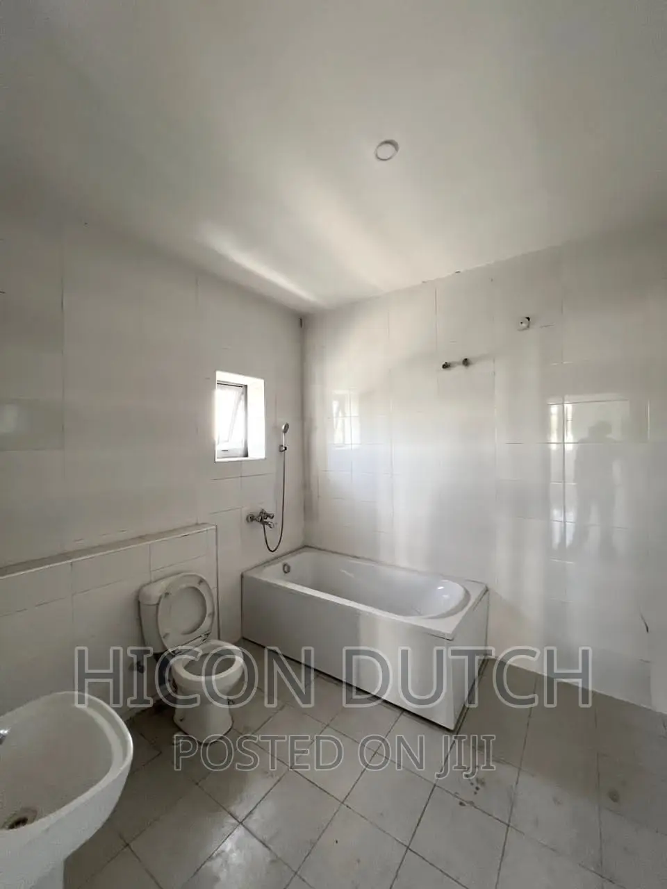 6bdrm Townhouse / Terrace in Peachville Estate, Life Camp for rent in Life Camp