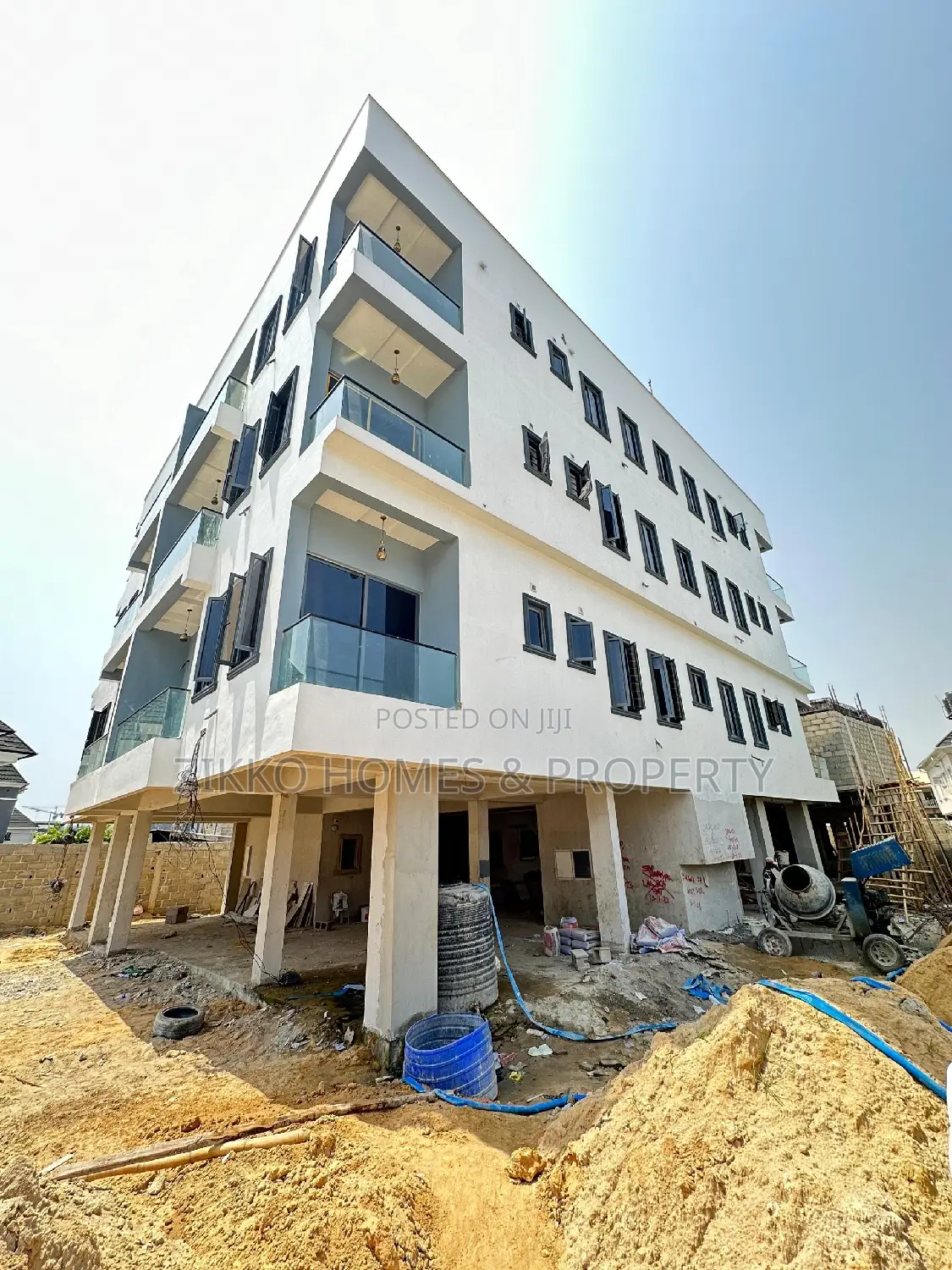 6bdrm Block of Flats in Ologolo for sale in Ologolo