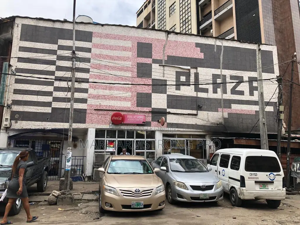 Commercial Plaza on About 900sqm Corner Piece in Lagos Island / Lagos Island