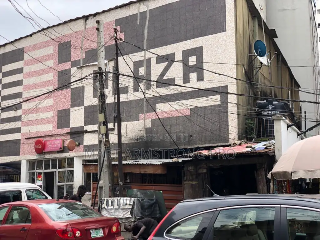 Commercial Plaza on About 900sqm Corner Piece in Lagos Island / Lagos Island