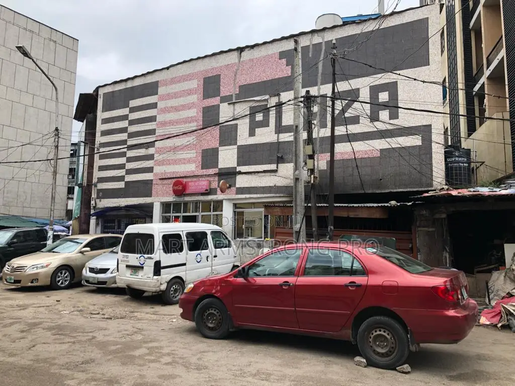 Commercial Plaza on About 900sqm Corner Piece in Lagos Island / Lagos Island