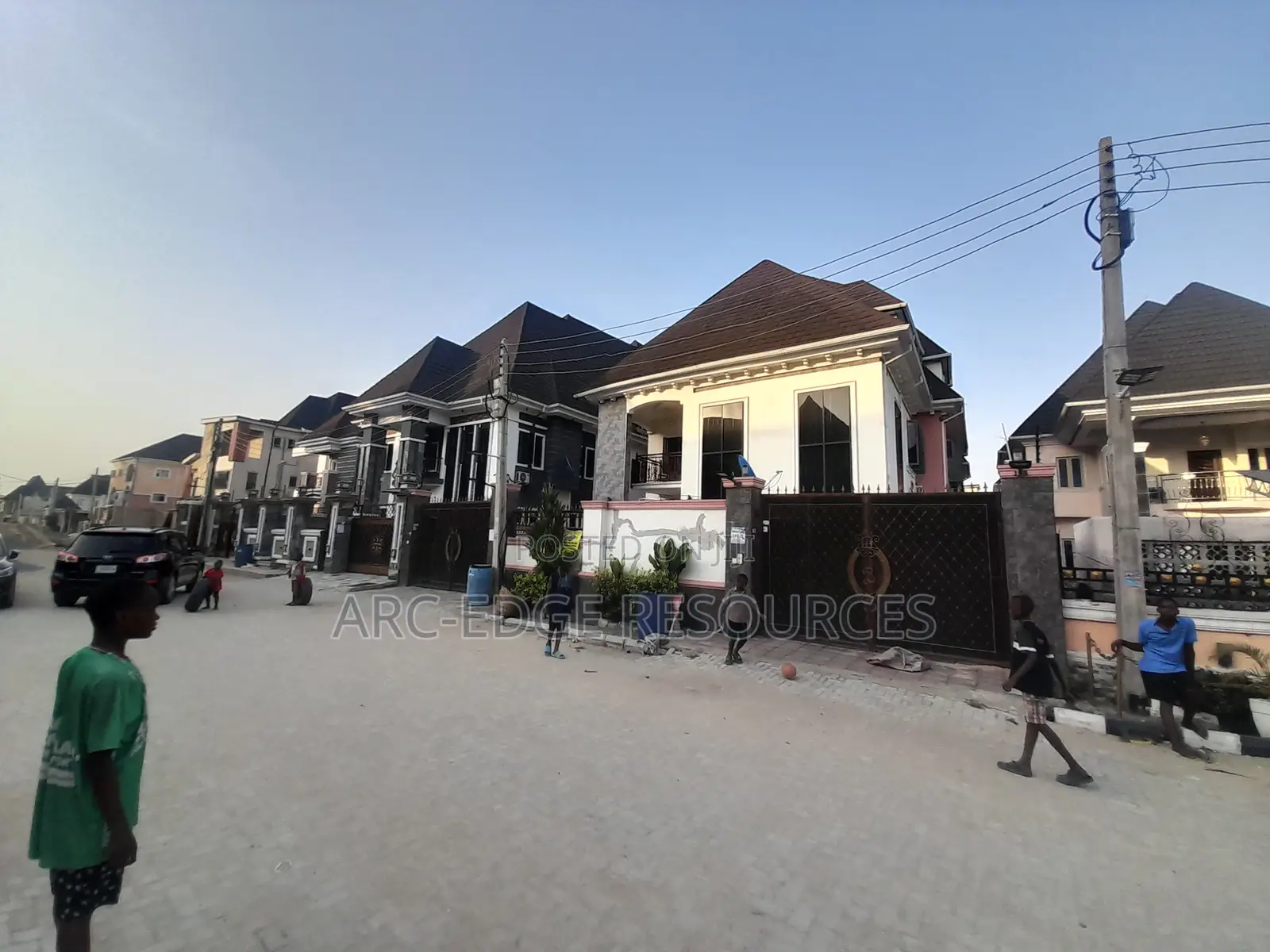 6bdrm Duplex in Ago Palace for sale in Ago Palace
