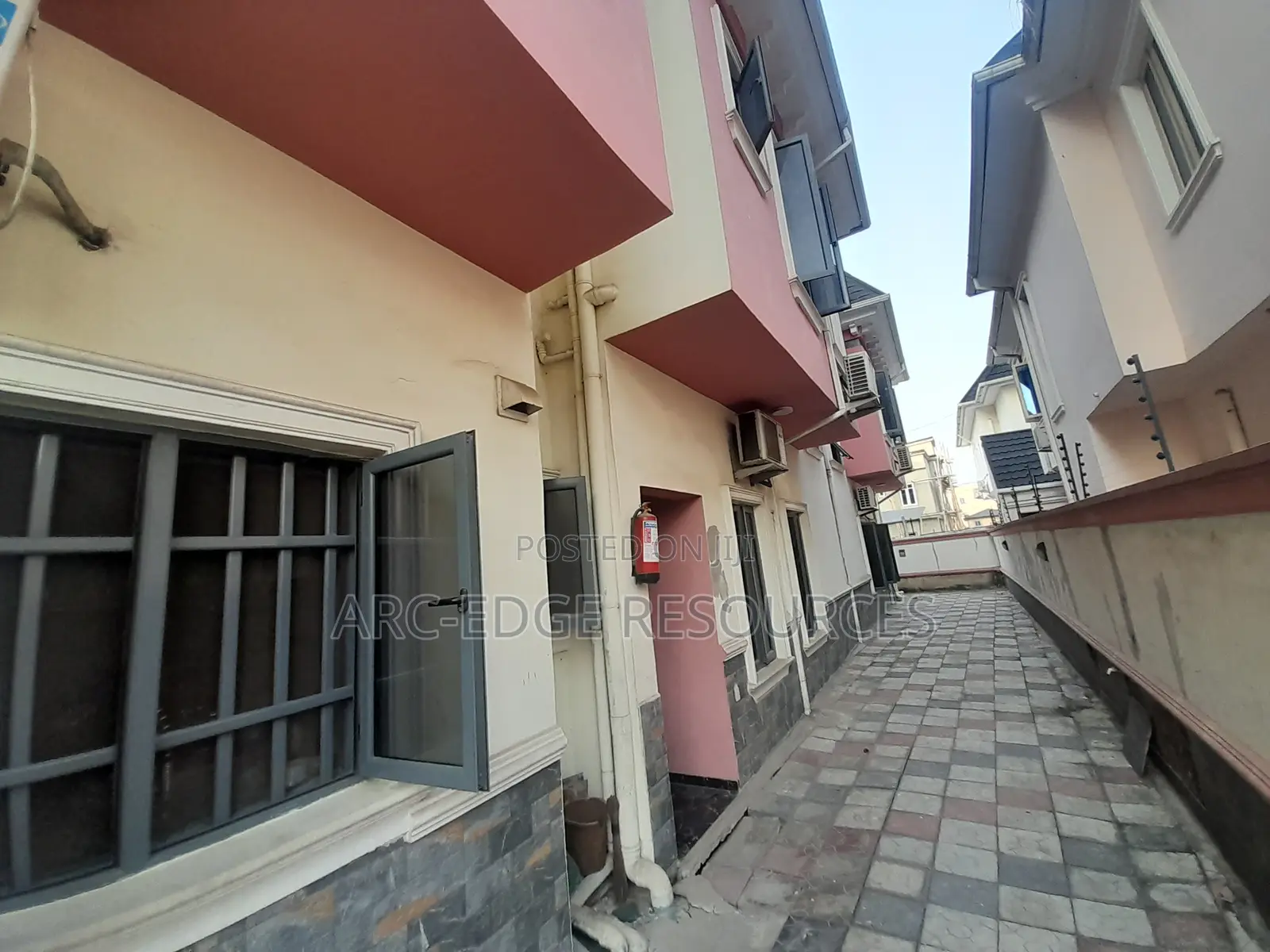 6bdrm Duplex in Ago Palace for sale in Ago Palace