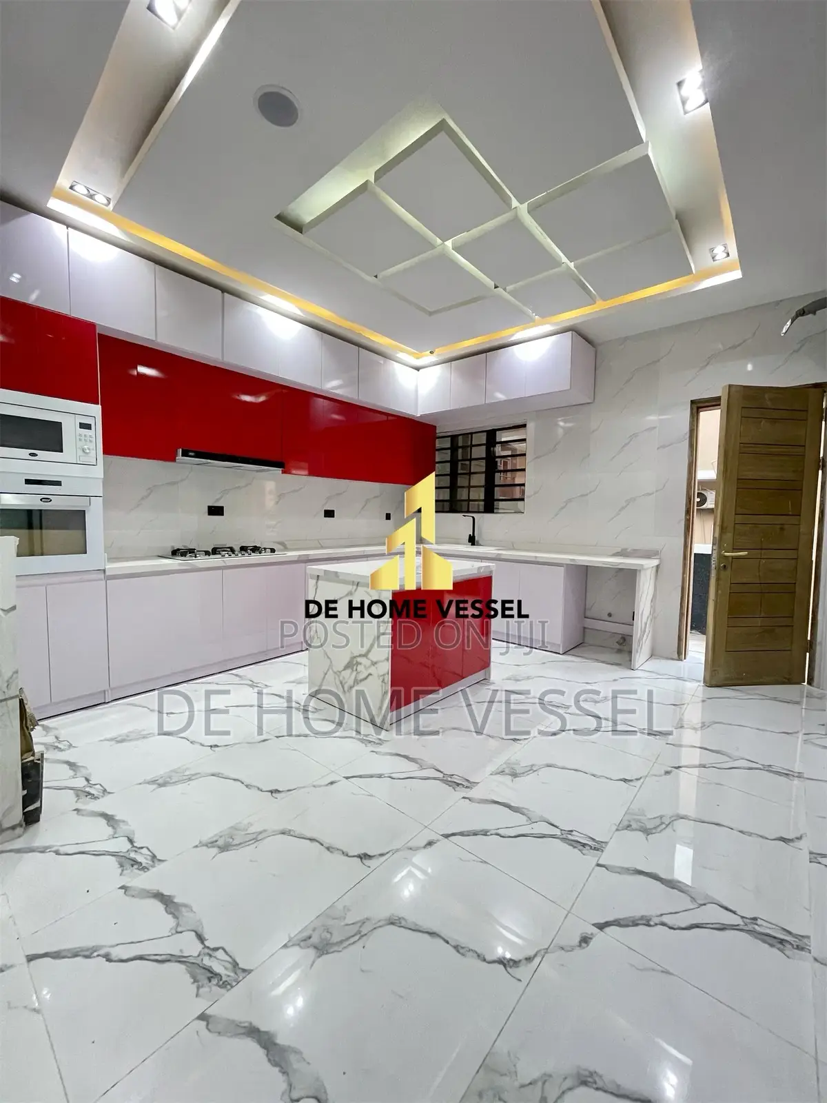 6bdrm Duplex in Chevron for sale in Chevron