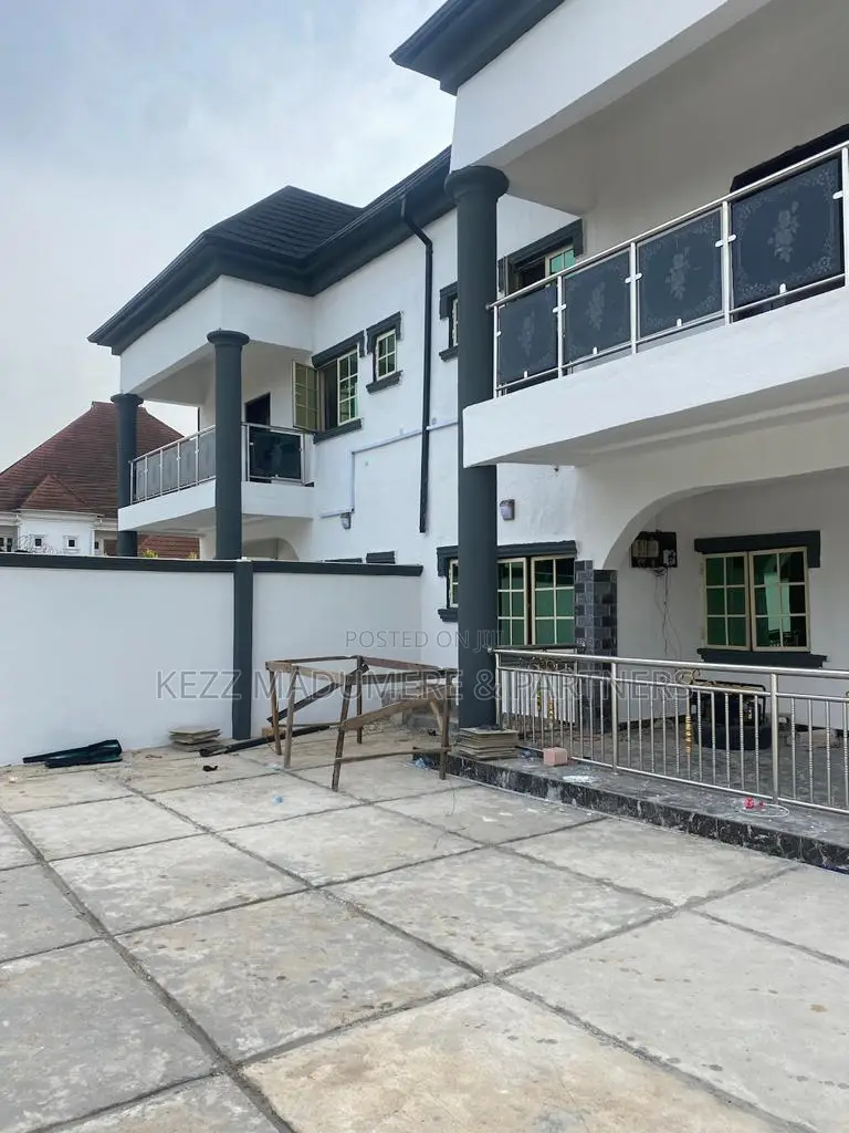 10bdrm Duplex in New Owerri , Imo for sale in Owerri
