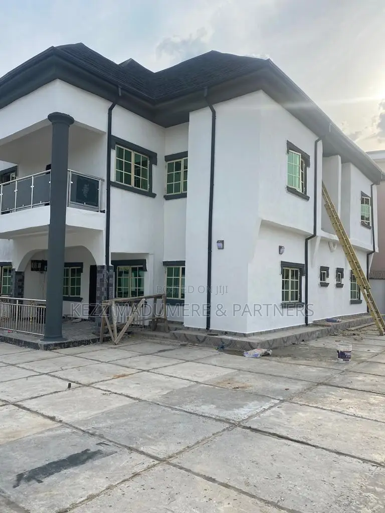10bdrm Duplex in New Owerri , Imo for sale in Owerri