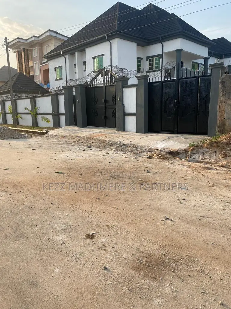 10bdrm Duplex in New Owerri , Imo for sale in Owerri
