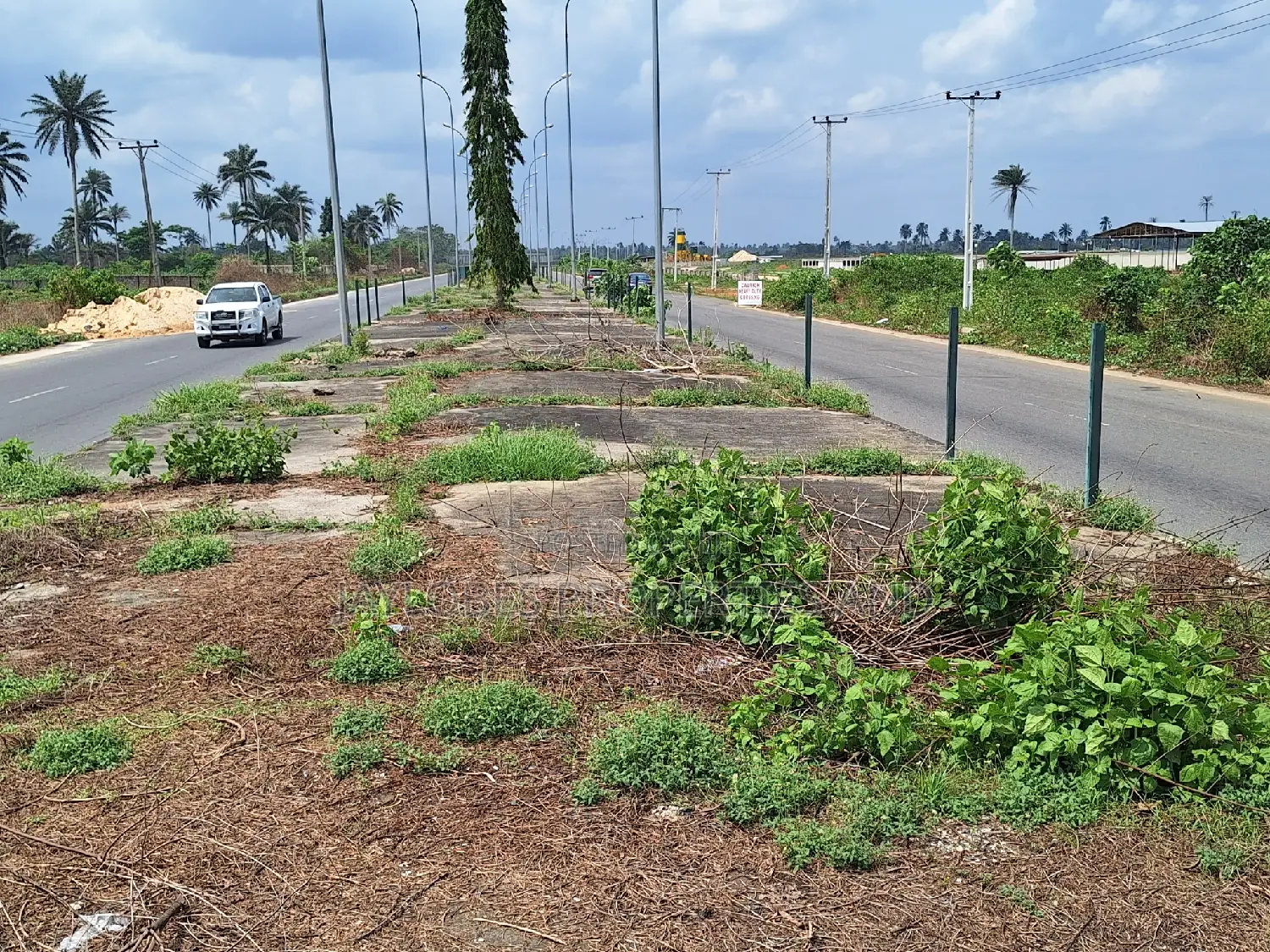 For Sale: 40 Plots Directly on Airport Road, Port Harcourt in Ikwerre