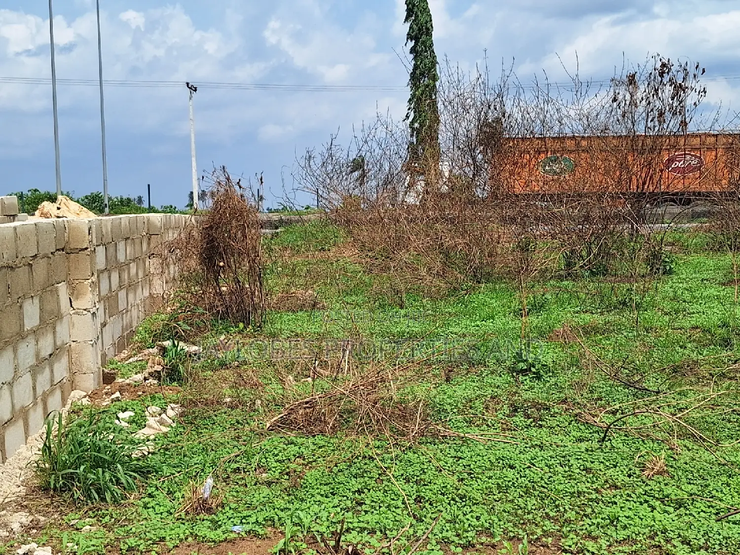 For Sale: 40 Plots Directly on Airport Road, Port Harcourt in Ikwerre