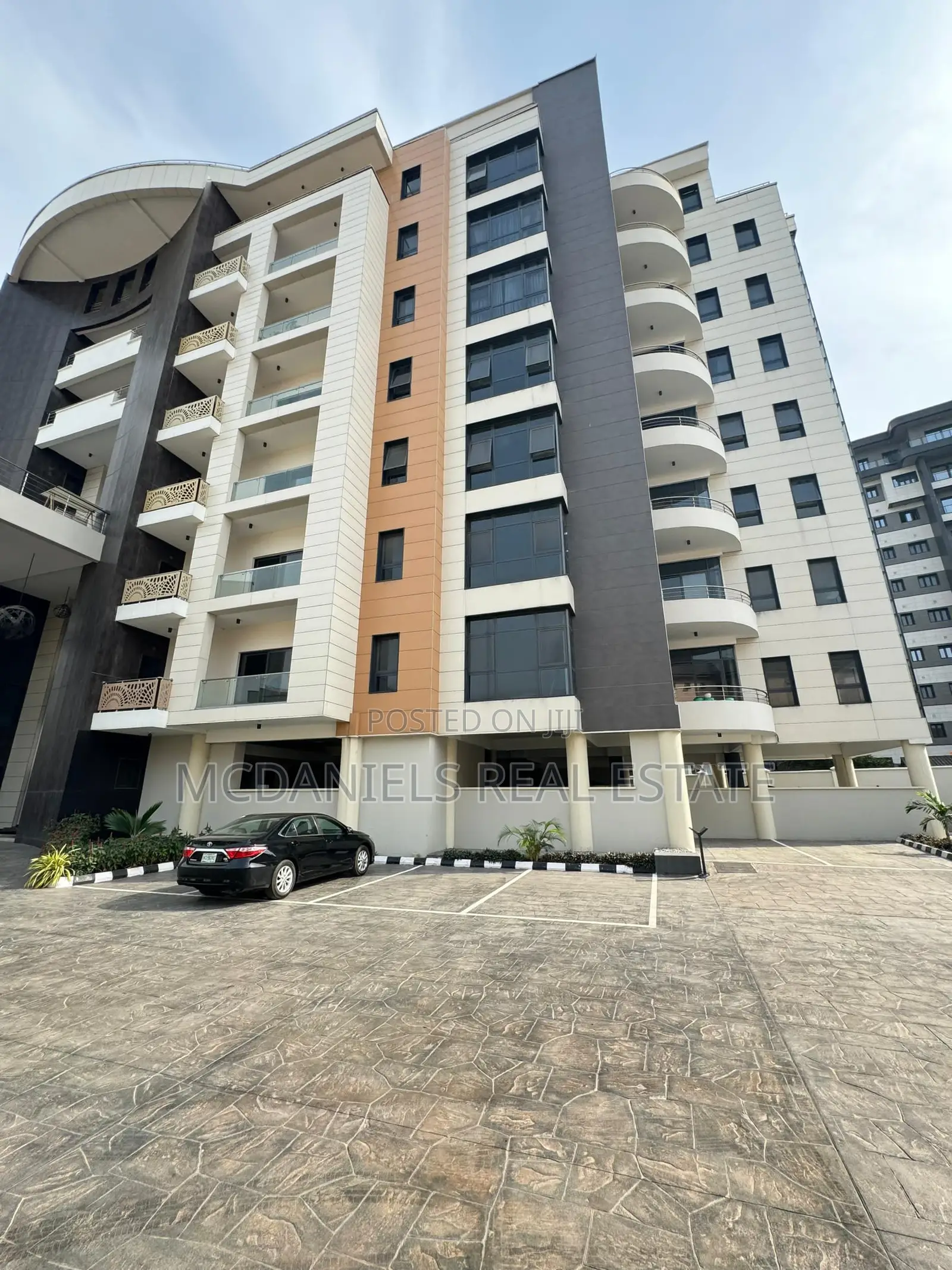 3bdrm Penthouse in Banana Island for sale in Banana Island
