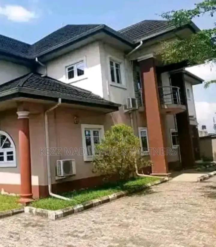 5bdrm Duplex in Ozuoba Gra, Port for sale in Port-Harcourt
