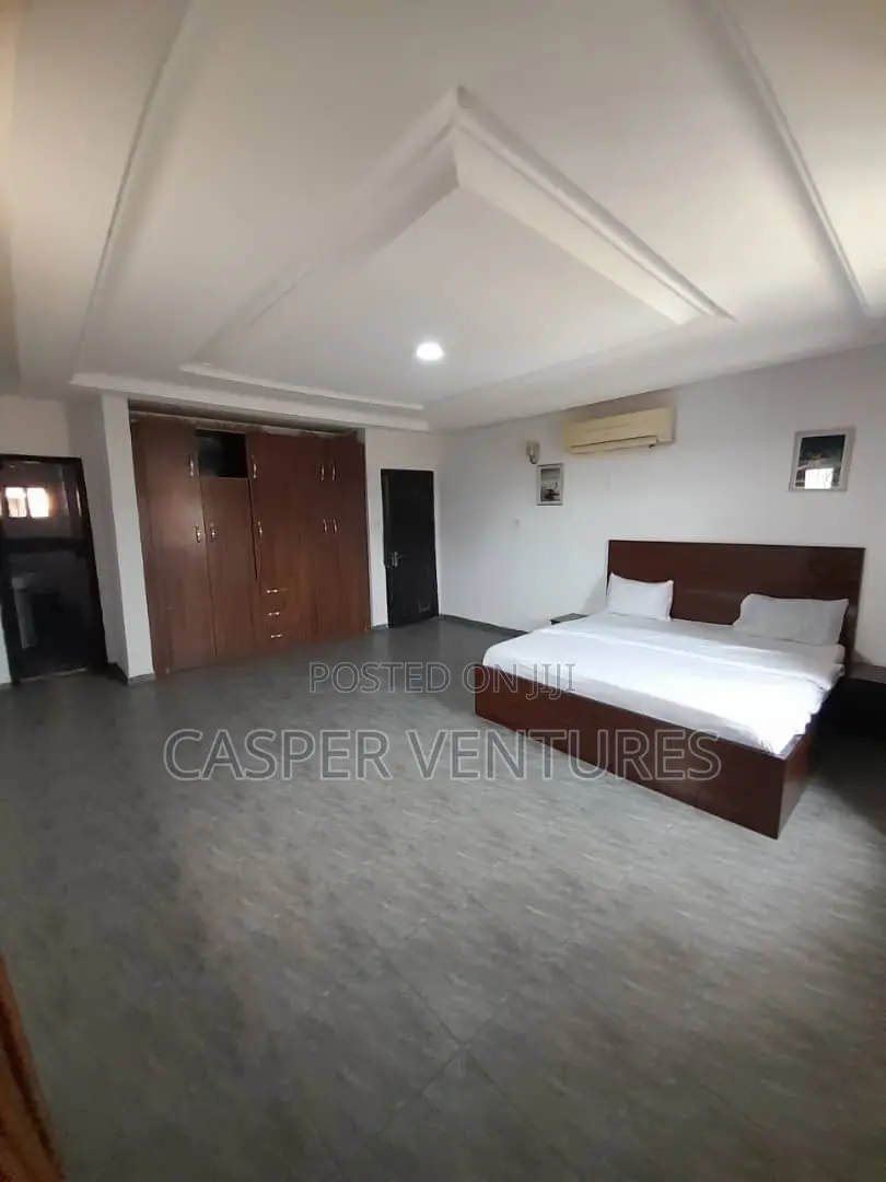 Furnished 3bdrm Apartment in Adeola, Victoria Island for rent in Victoria Island