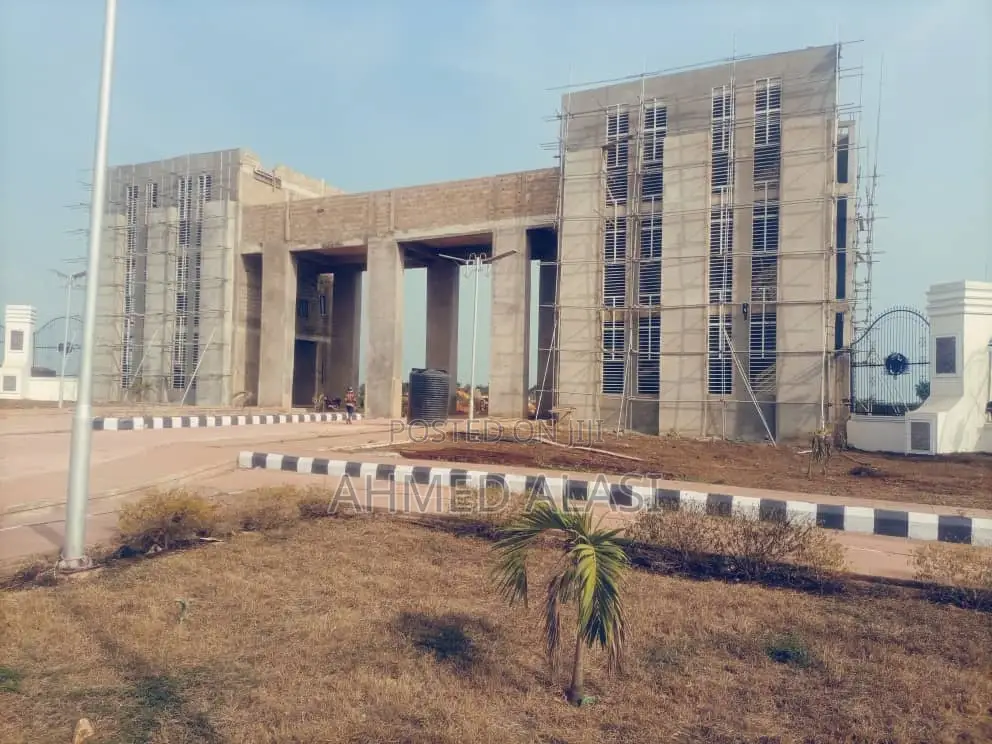 Adron Paris Park And Gardens in Osogbo