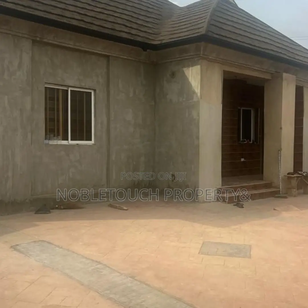 4bdrm Bungalow in Ayobo Lagos for sale in Ayobo