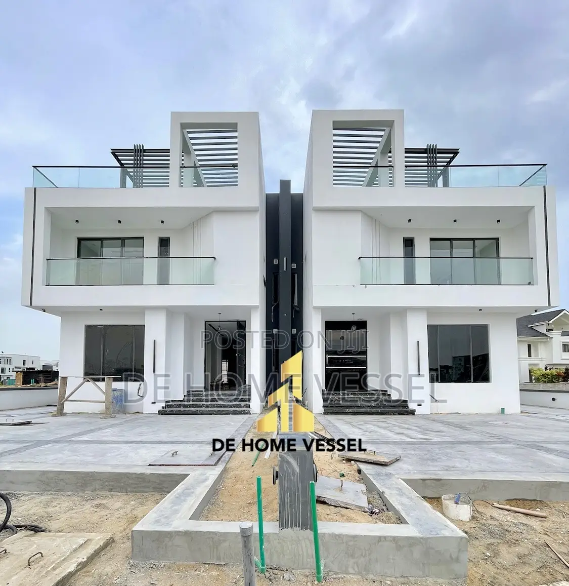 5bdrm Duplex in Ikate for sale in Ikate