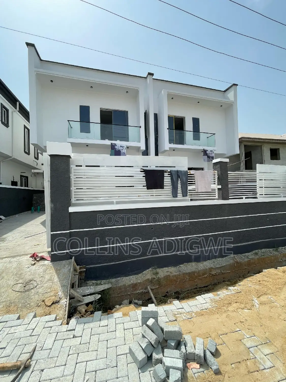 4bdrm Duplex in Chevron for sale in Chevron