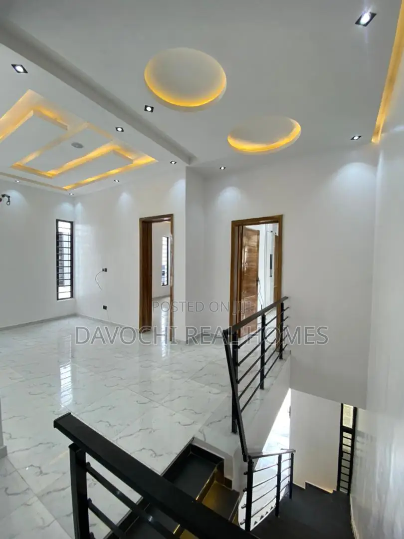 4bdrm Duplex in Chevron, Lekki for sale in Lekki