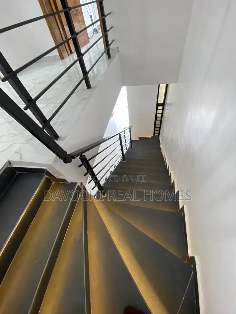 4bdrm Duplex in Chevron, Lekki for sale in Lekki