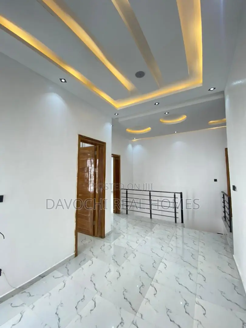 4bdrm Duplex in Chevron, Lekki for sale in Lekki